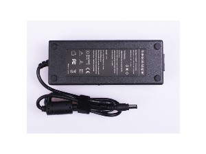 Punjac za laptop Toshiba 15V 8A (6.3*3.0) ugao 90